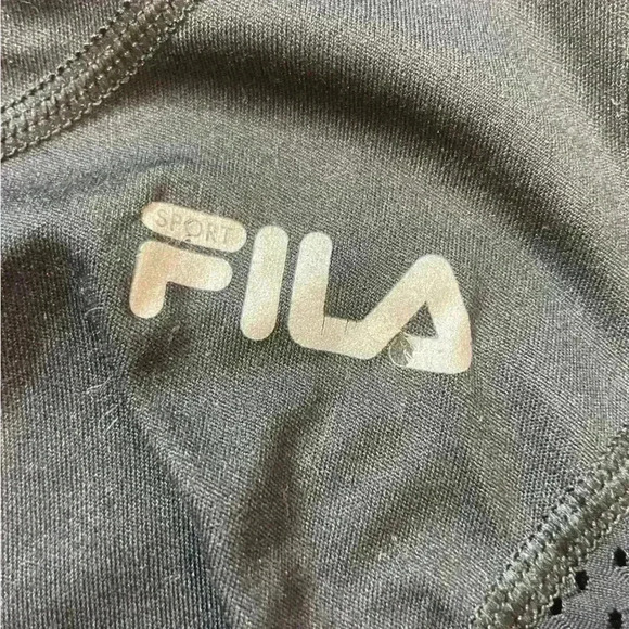 Fila Sport Women’s Workout Activewear Short Sleeve Shirt Size XS Black - Picture 3 of 6